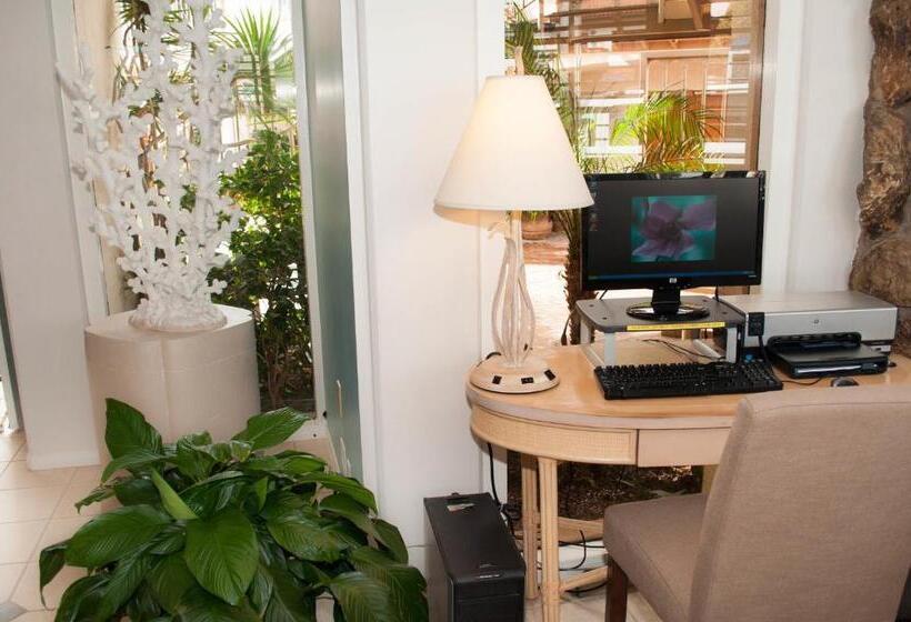 호텔 Laguna Shores Studio Suites