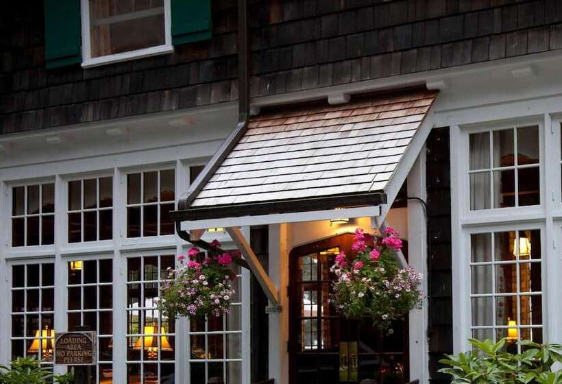 فندق Lake Quinault Lodge