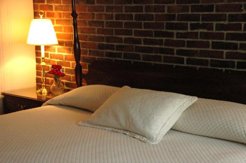 호텔 Lamies Inn & The Old Salt Tavern