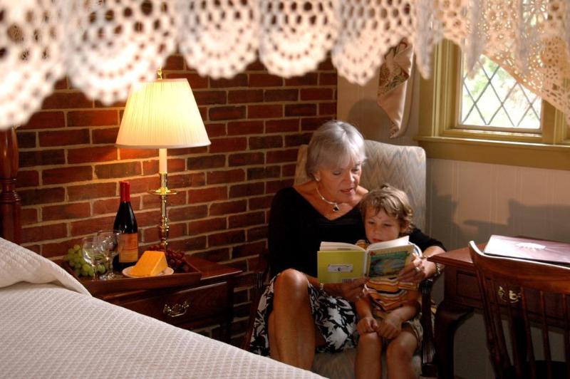 호텔 Lamies Inn & The Old Salt Tavern