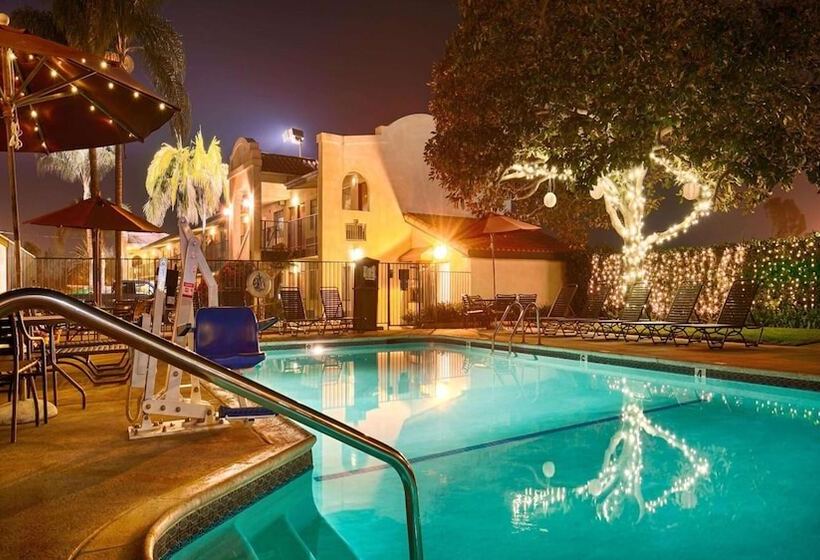 Отель Lamplighter Inn & Suites At Sdsu