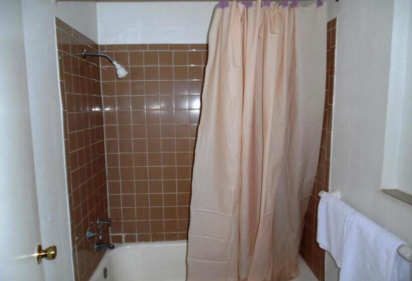 Отель Laurel Park Inn