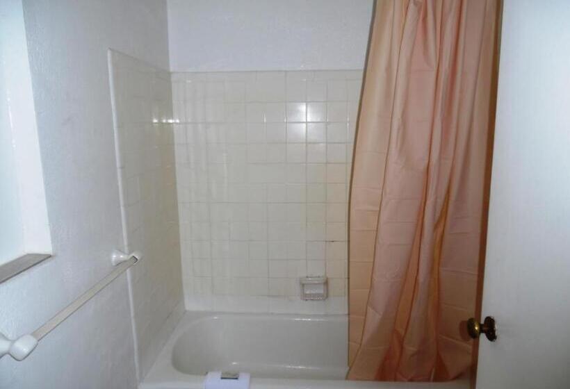 Отель Laurel Park Inn