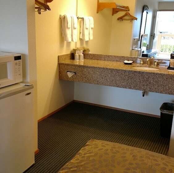 فندق Lewis River Inn