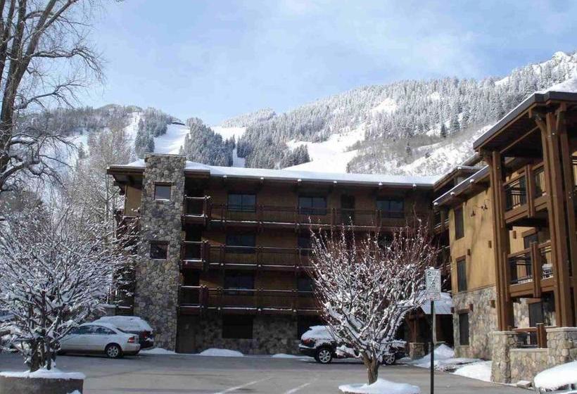 فندق Lift One Condominiums