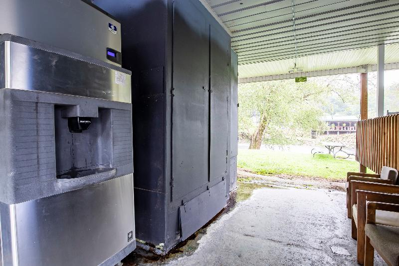 酒店 Lloyds On The River Country Inn