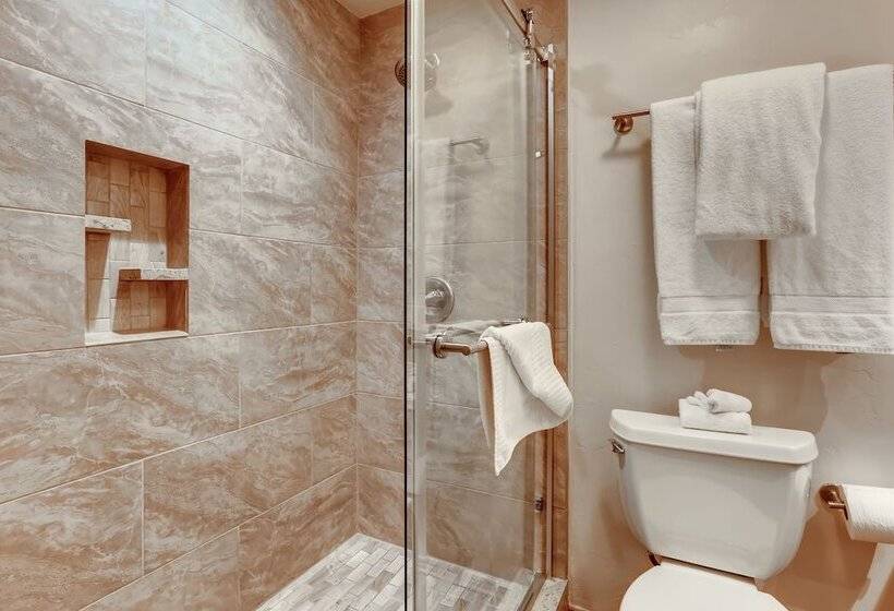 בית מלון כפרי Lodge Tower