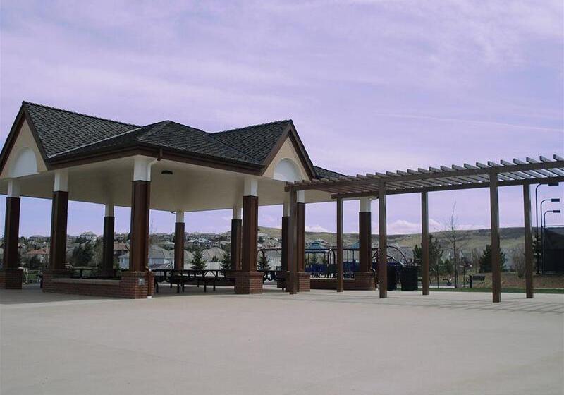 Hotel Lone Tree Golf Club And