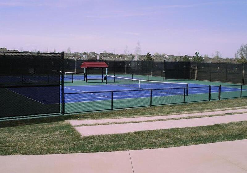 Hotel Lone Tree Golf Club And