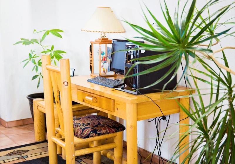 Отель Los Viajeros Inn