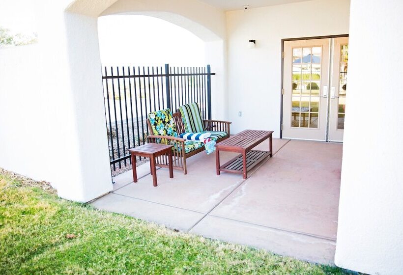 Отель Los Viajeros Inn