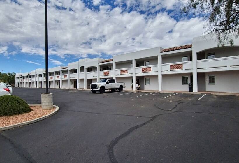 Отель Los Viajeros Inn