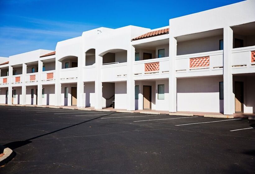 Отель Los Viajeros Inn