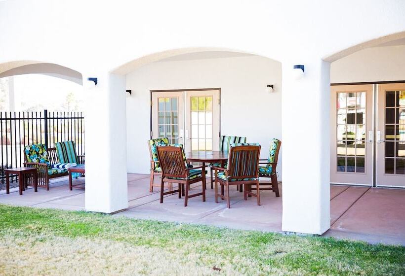 Отель Los Viajeros Inn