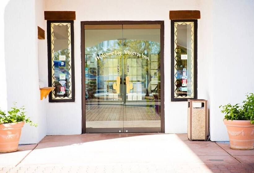 Отель Los Viajeros Inn