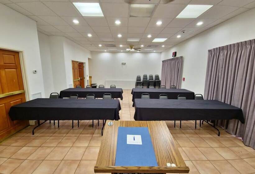 Отель Los Viajeros Inn