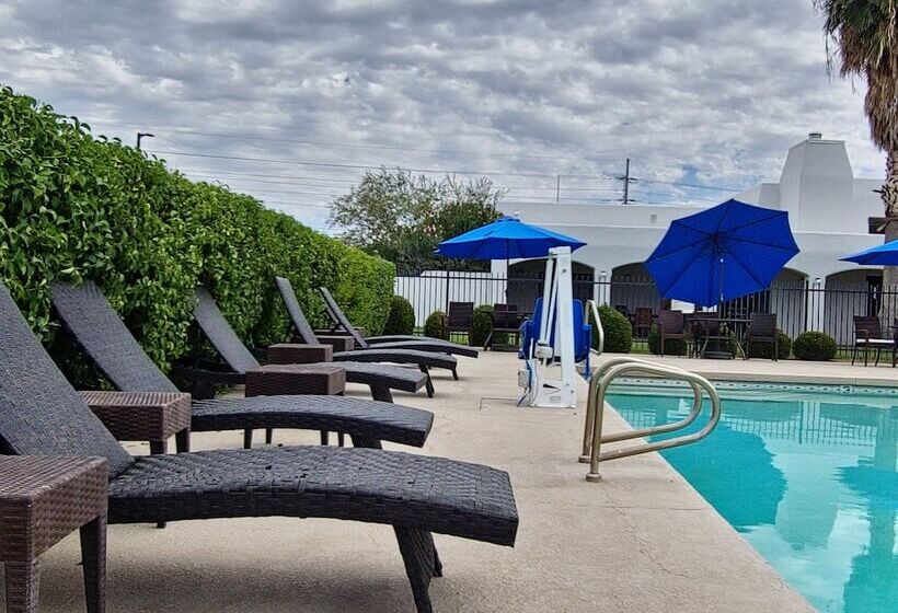 Отель Los Viajeros Inn