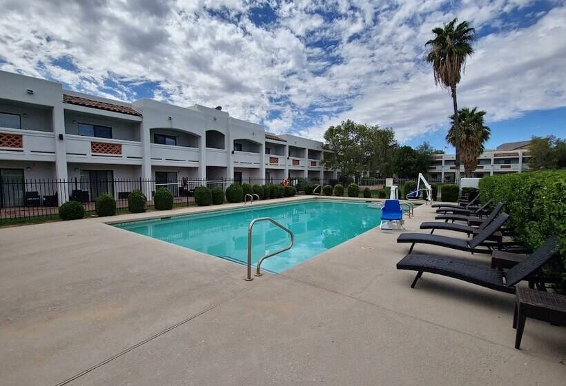 Отель Los Viajeros Inn