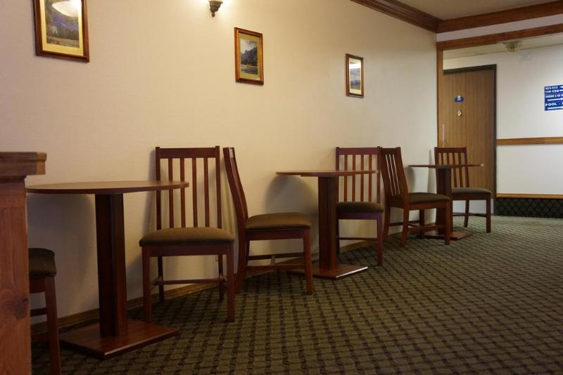 בית מלון כפרי Luxury Inn & Suites