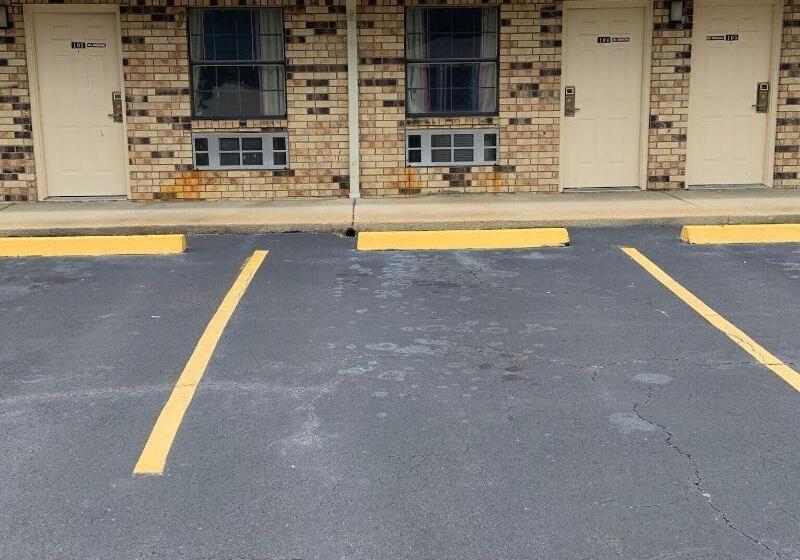 ホテル Luxury Inn Forrest City