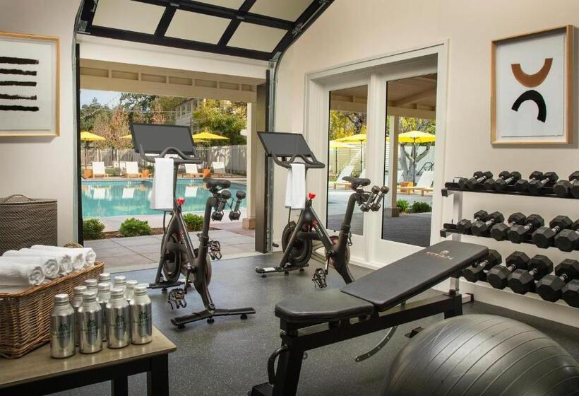 Отель Macarthur Place Inn & Spa