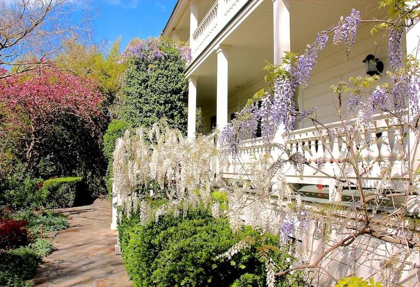 Отель Macarthur Place Inn & Spa