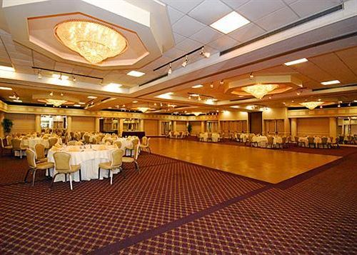 בית מלון כפרי Quality Inn & Conference Center