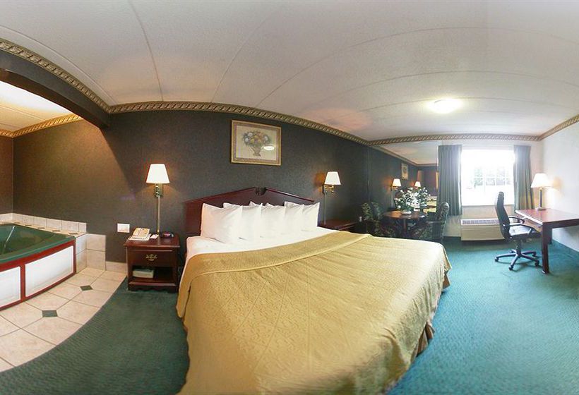 בית מלון כפרי Quality Inn & Conference Center