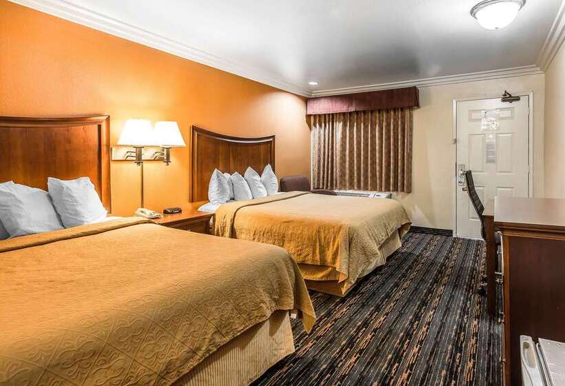 Отель Quality Inn Lake Elsinore I 15