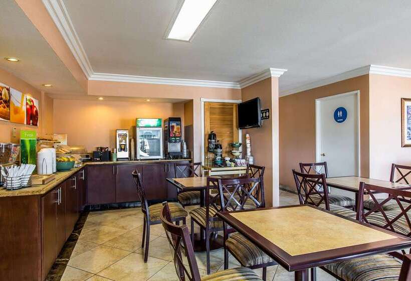 Отель Quality Inn Lake Elsinore I 15