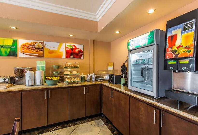 Отель Quality Inn Lake Elsinore I 15