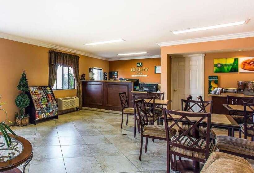 Отель Quality Inn Lake Elsinore I 15