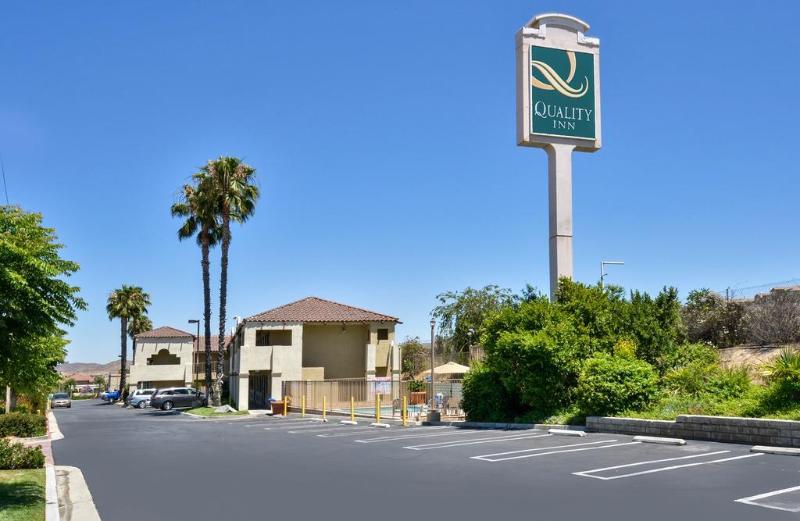Отель Quality Inn Lake Elsinore I 15