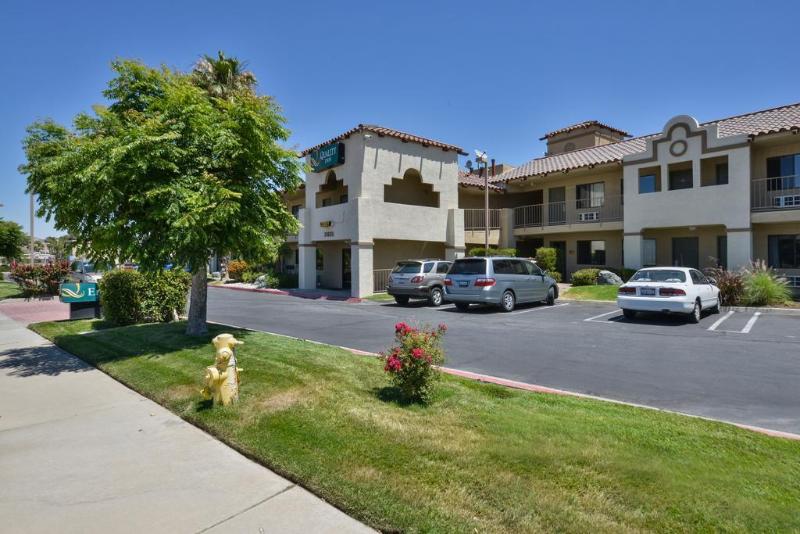Отель Quality Inn Lake Elsinore I 15