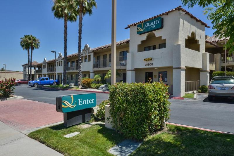 Отель Quality Inn Lake Elsinore I 15