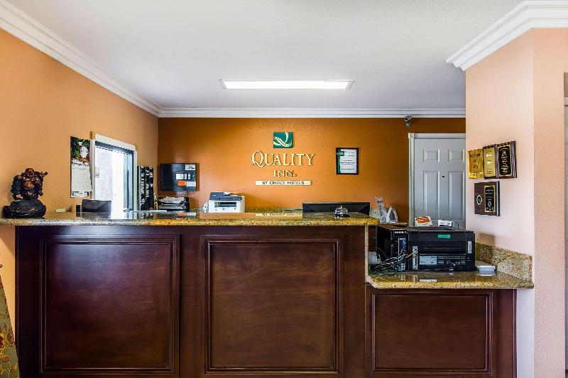Отель Quality Inn Lake Elsinore I 15