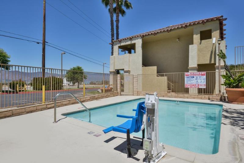 Отель Quality Inn Lake Elsinore I 15