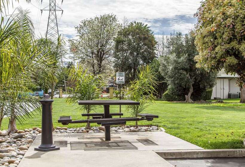 Отель Quality Inn & Suites Gilroy