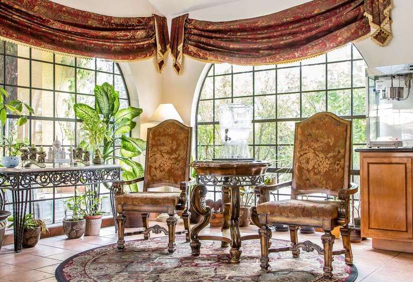 Отель Quality Inn & Suites Gilroy