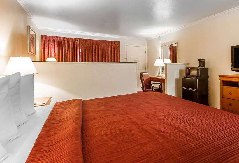 Отель Quality Inn & Suites Gilroy