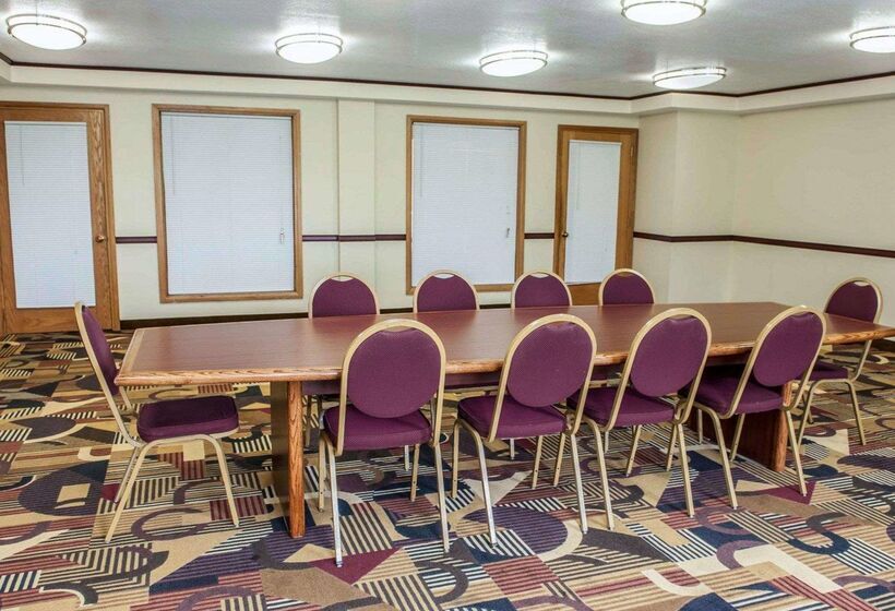 هتل Quality Inn & Suites Greenfield I70