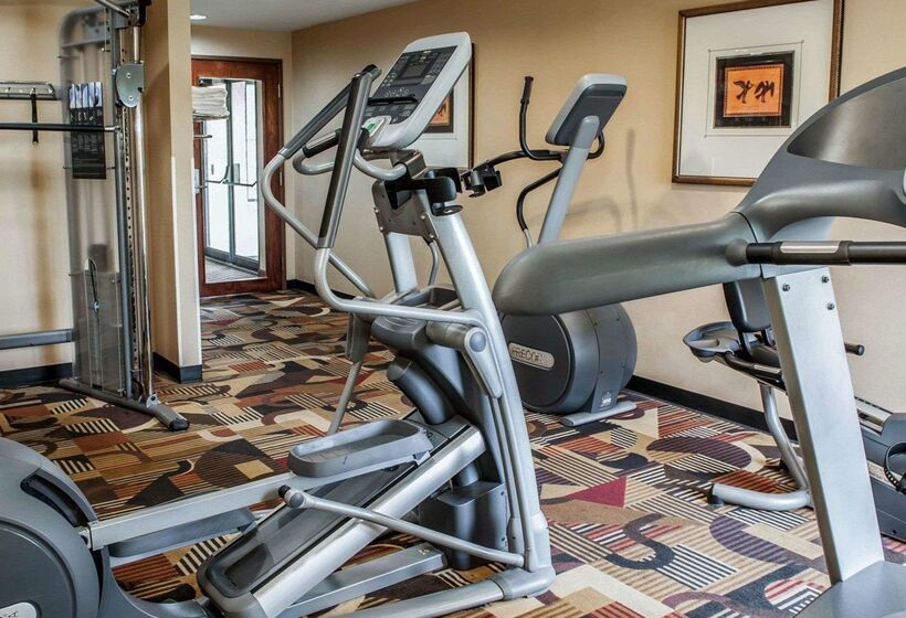 هتل Quality Inn & Suites Greenfield I70