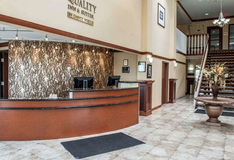 هتل Quality Inn & Suites Greenfield I70