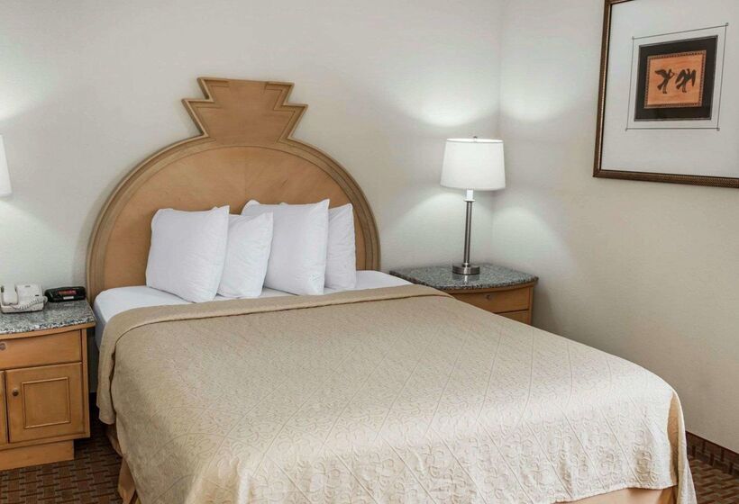 هتل Quality Inn & Suites Greenfield I70