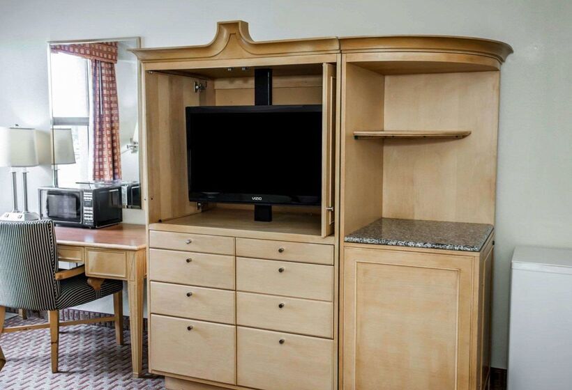 هتل Quality Inn & Suites Greenfield I70