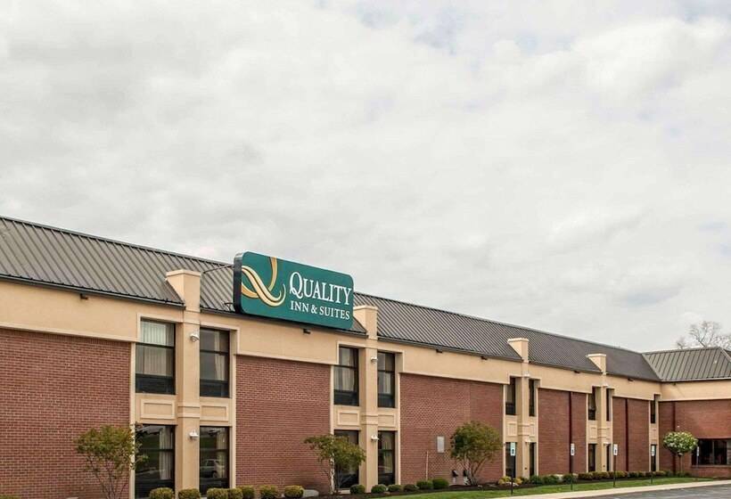 هتل Quality Inn & Suites Greenfield I70