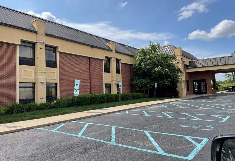 هتل Quality Inn & Suites Greenfield I70