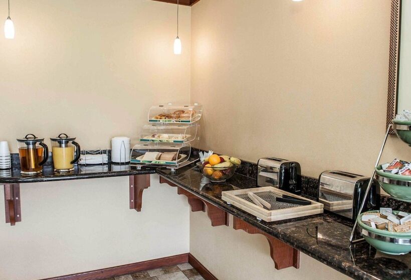 هتل Quality Inn & Suites Greenfield I70
