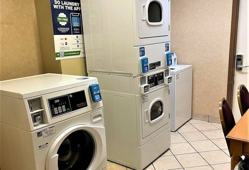 هتل Quality Inn & Suites Greenfield I70