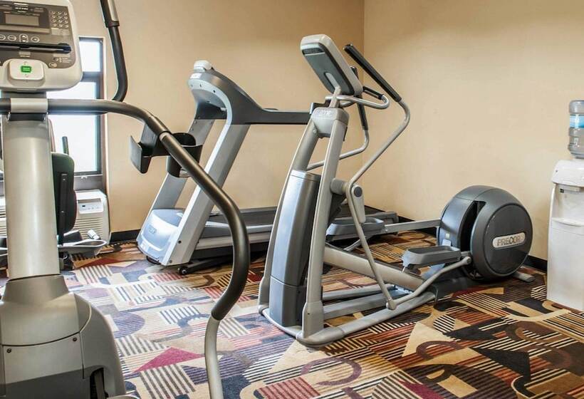 هتل Quality Inn & Suites Greenfield I70